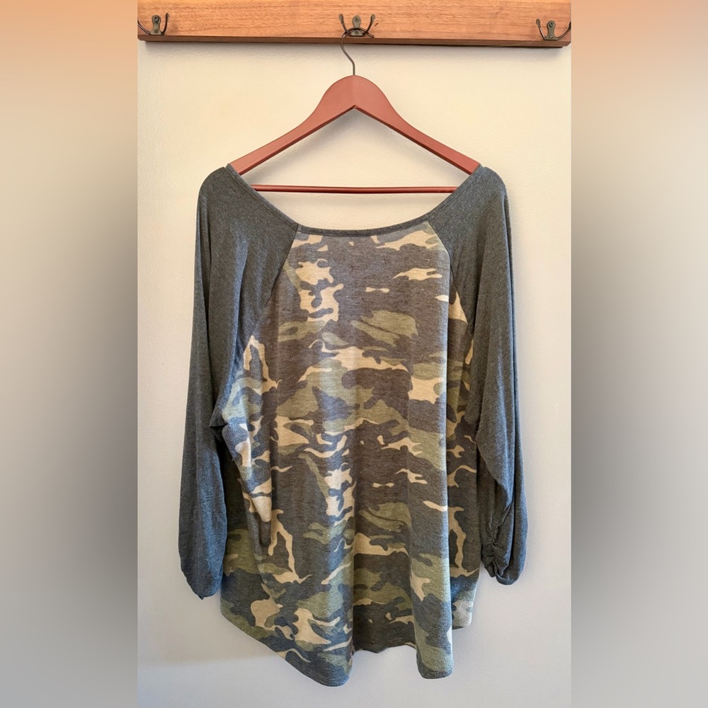 Est 1946 Women’s 3X, 22/24W Plus Camo Raglan 3/4 Rouched Sleeve Top Scoop Neck‎ - Picture 3 of 10